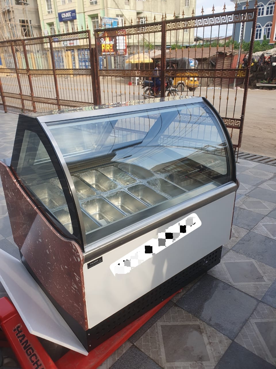 Parry Ice cream Showcase Freezer (12 pan)