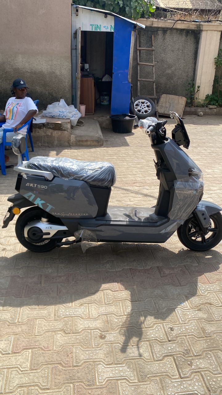 AKT Electric Bike FZ90